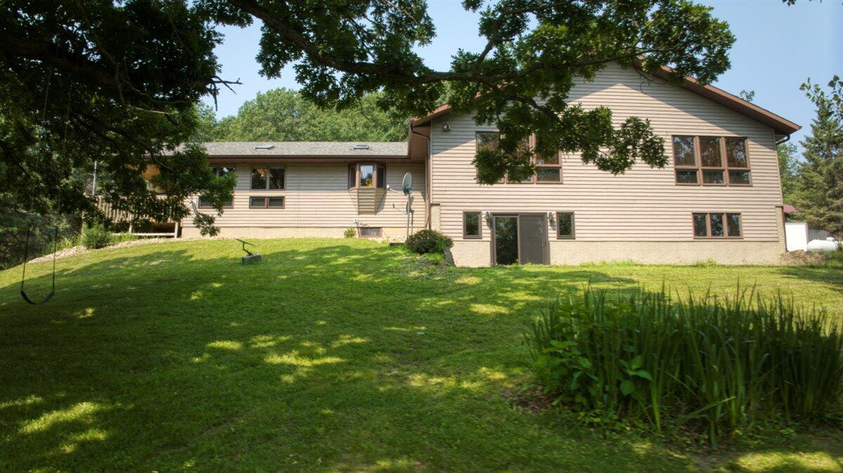 N8125 Flaten Rd, Holland, WI 54636