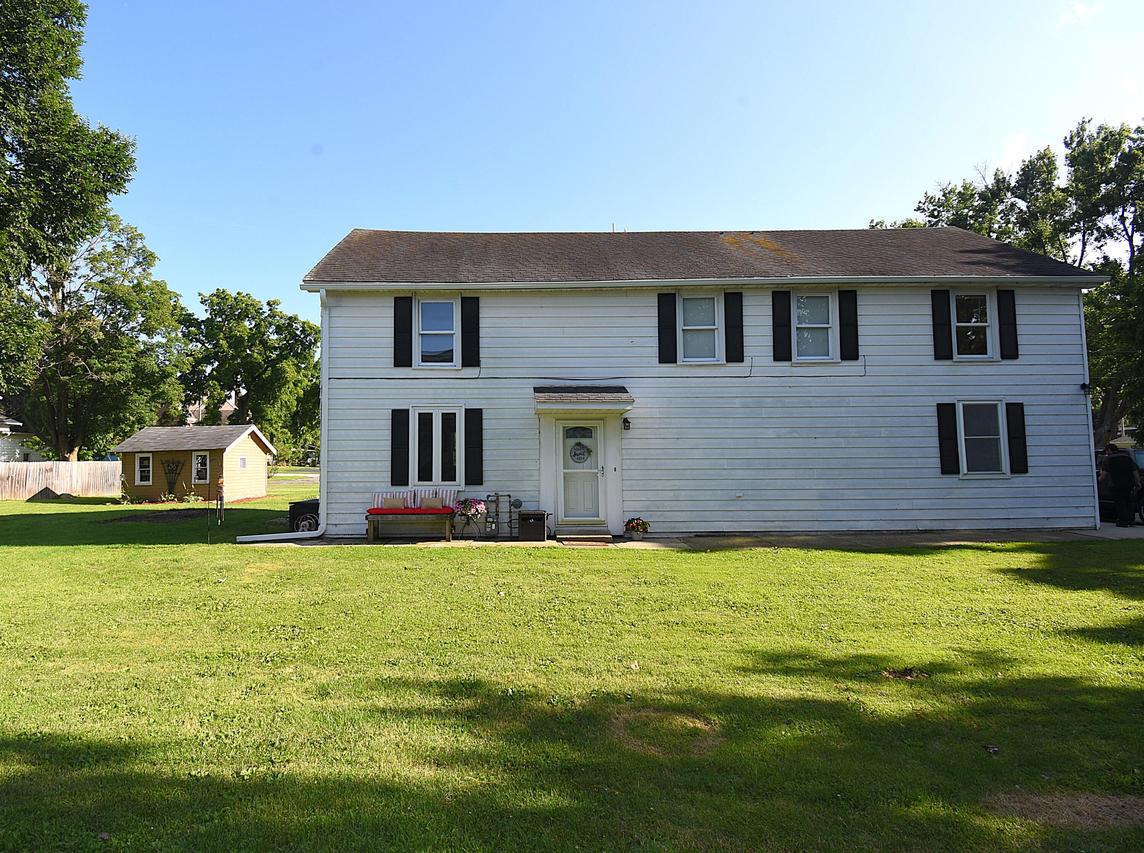 1519 Center St, Lyons, WI 53105