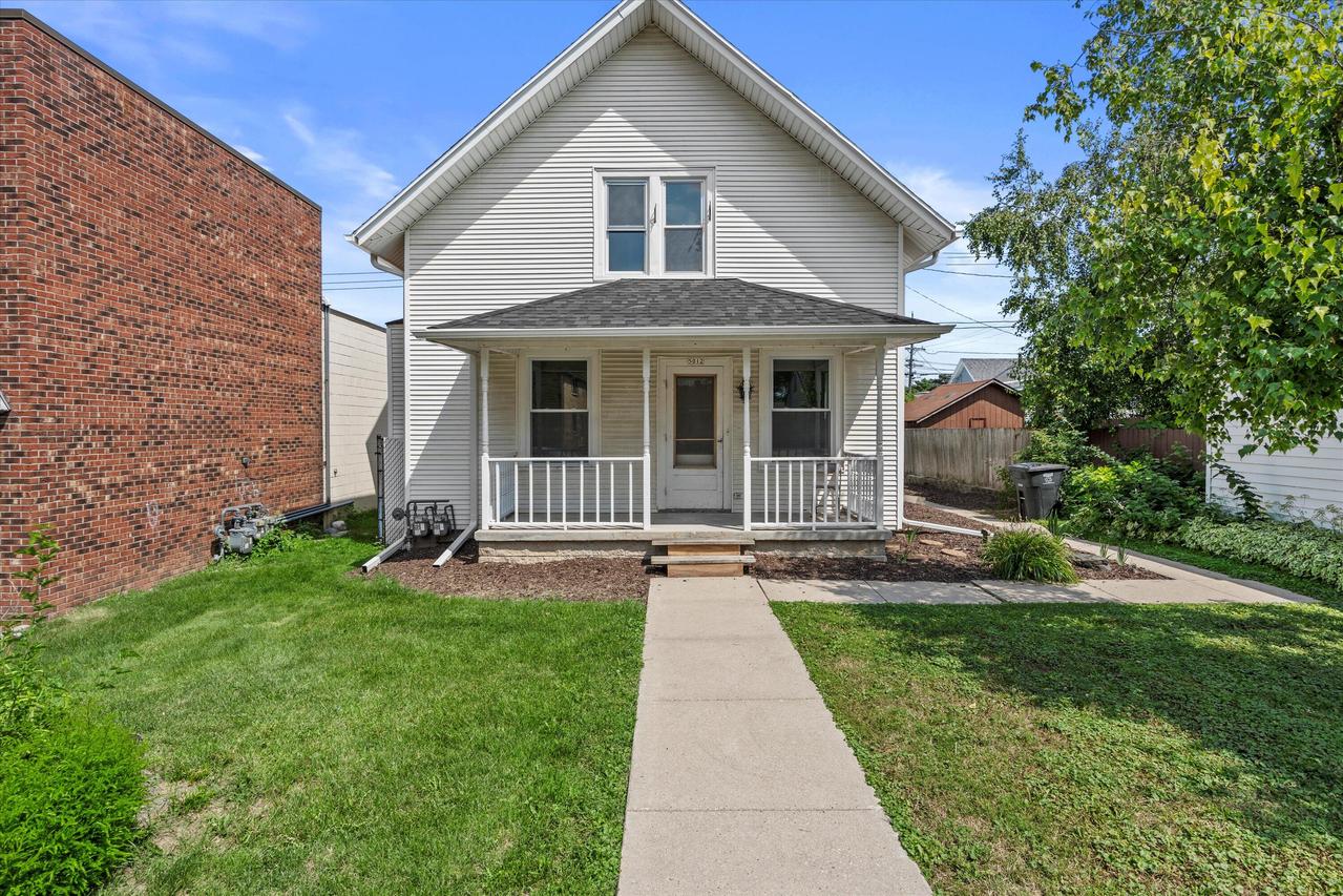 5012 N 125th St, Butler, WI 53007
