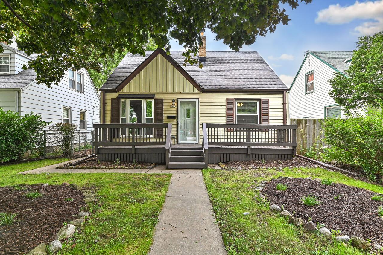 7915 W Lisbon Ave, Milwaukee, WI 53222