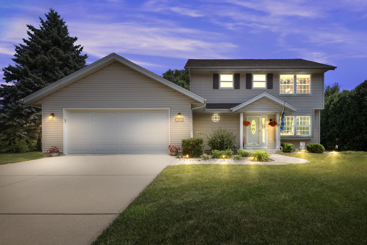 10500 S Shepard Ave, Oak Creek, WI 53154