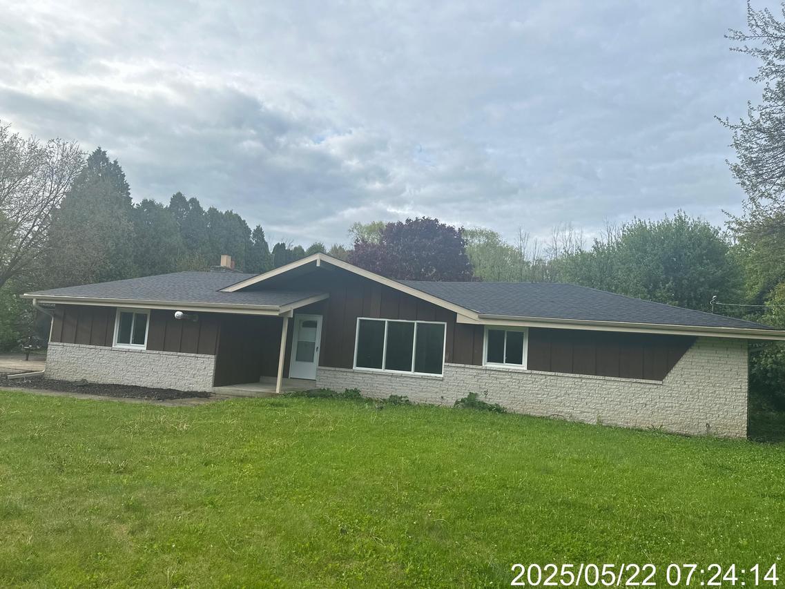 N94W20489 Schlei Rd, Menomonee Falls, WI 53051