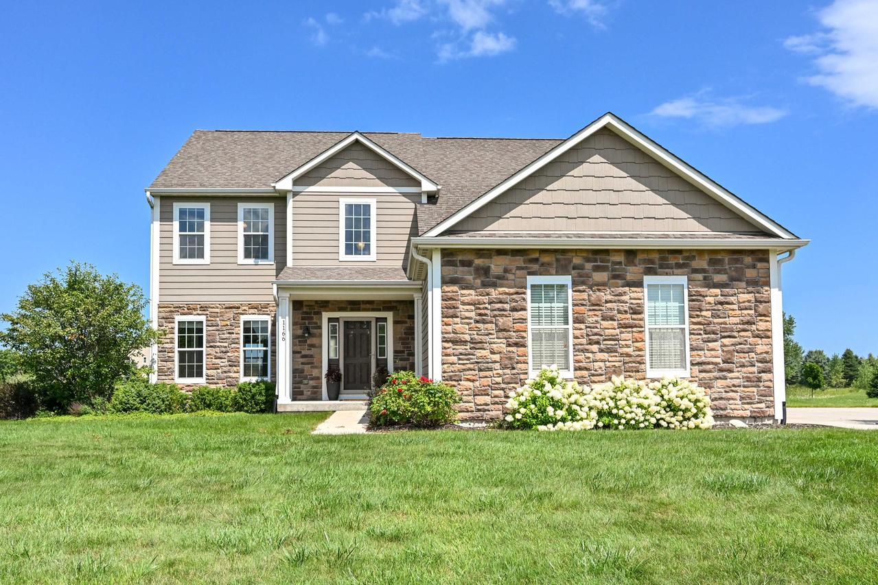 1166 Waterstone Dr, Grafton, WI 53024
