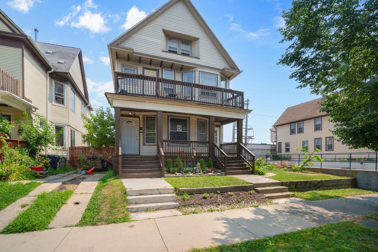 746 S 28th St, Milwaukee, WI 53215
