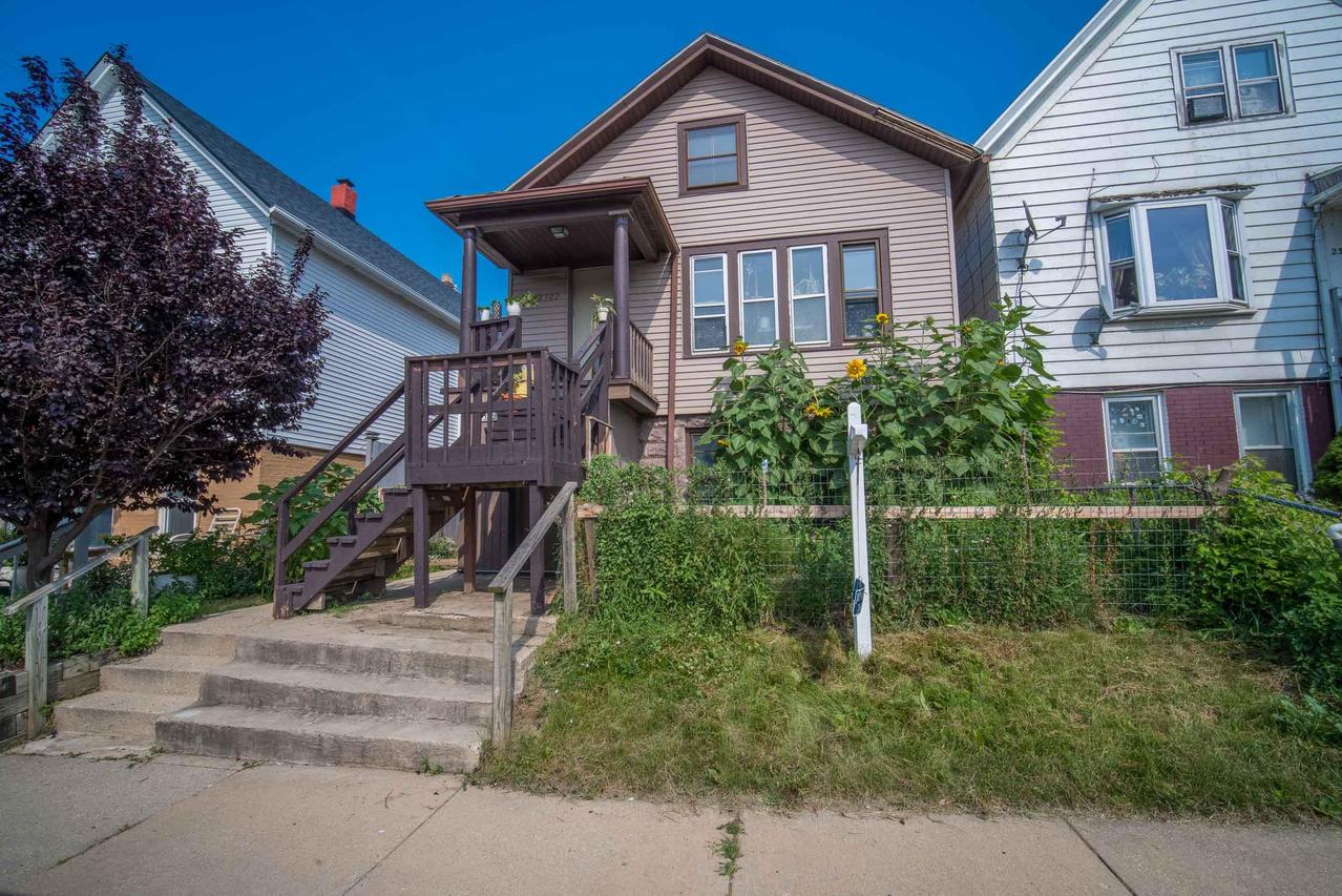 2322 S 15th Pl, Milwaukee, WI 53215
