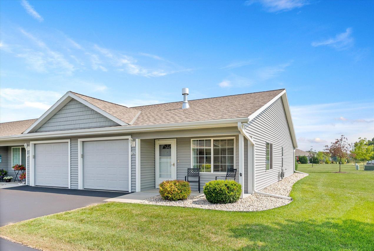 1367 S Wilson Ave, Hartford, WI 53027