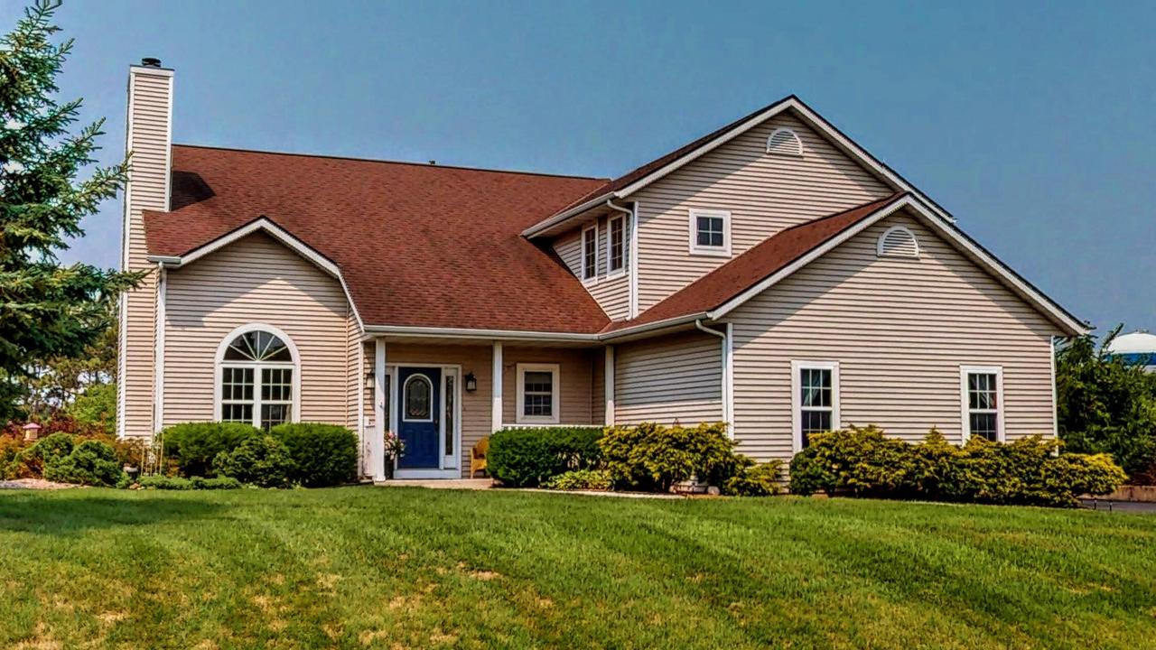 W6272 Apple Ln, Koshkonong, WI 53538