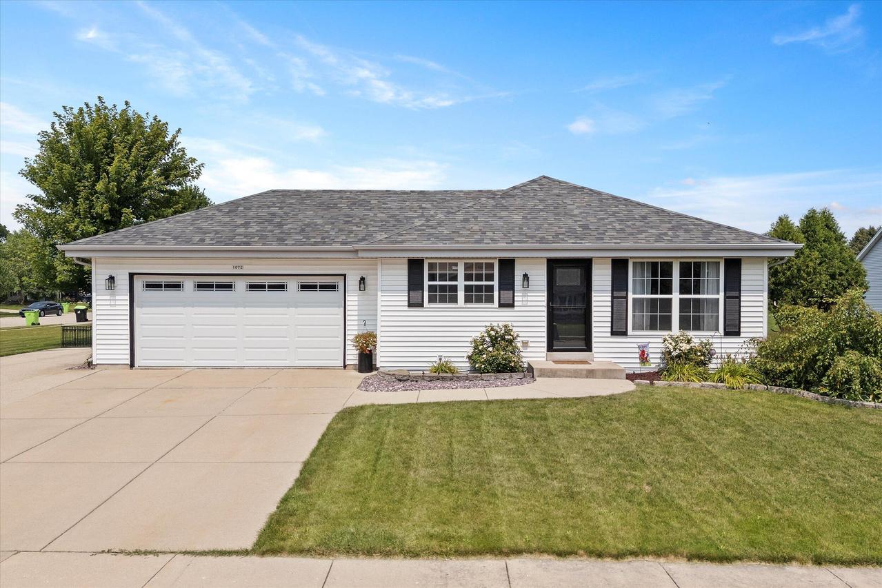 1072 Cleveland Ave, Hartford, WI 53027
