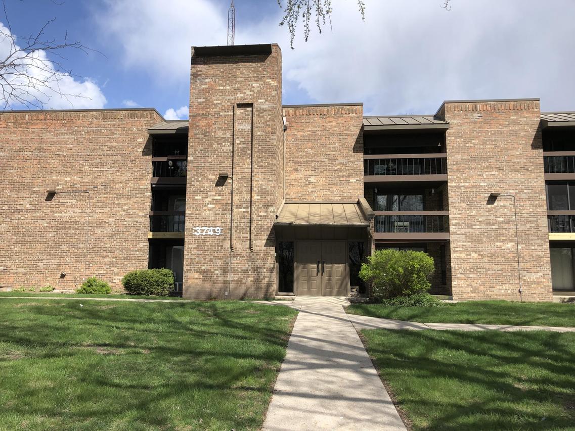 3749 N 88th St #212, Milwaukee, WI 53222