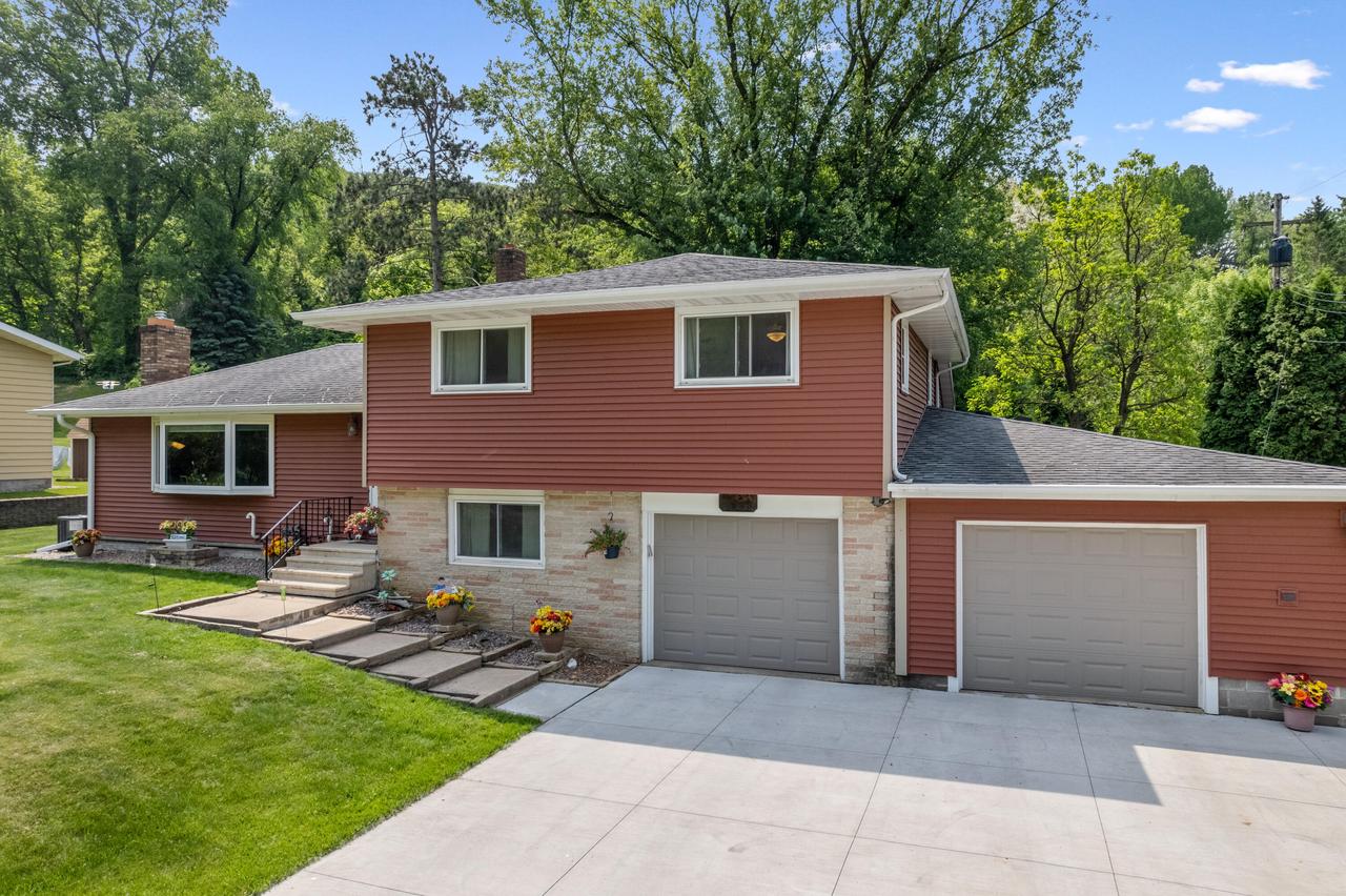 N2092 Irish Ct, Shelby, WI 54601