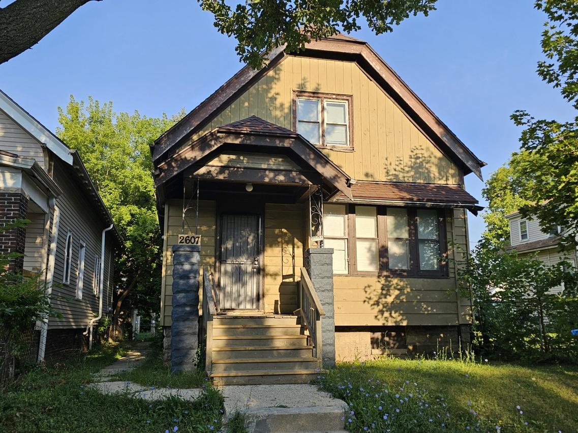2607 N 24th St, Milwaukee, WI 53206