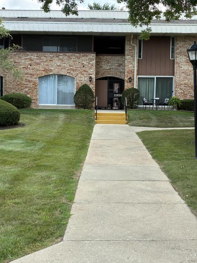 11936 W Mill Rd #11, Milwaukee, WI 53225