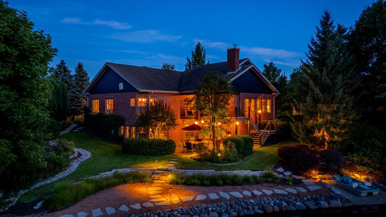 3520 Pleasant Ln, Mount Pleasant, WI 53405