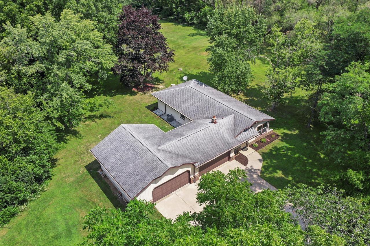 S82W31460 Section Rd, Mukwonago, WI 53149