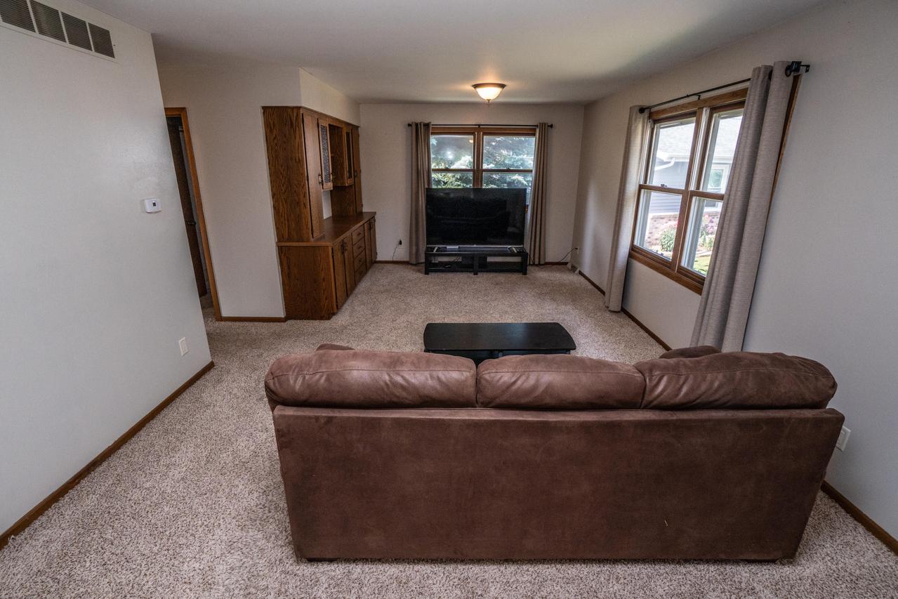 1925 Hilltop Dr, West Bend, WI 53095