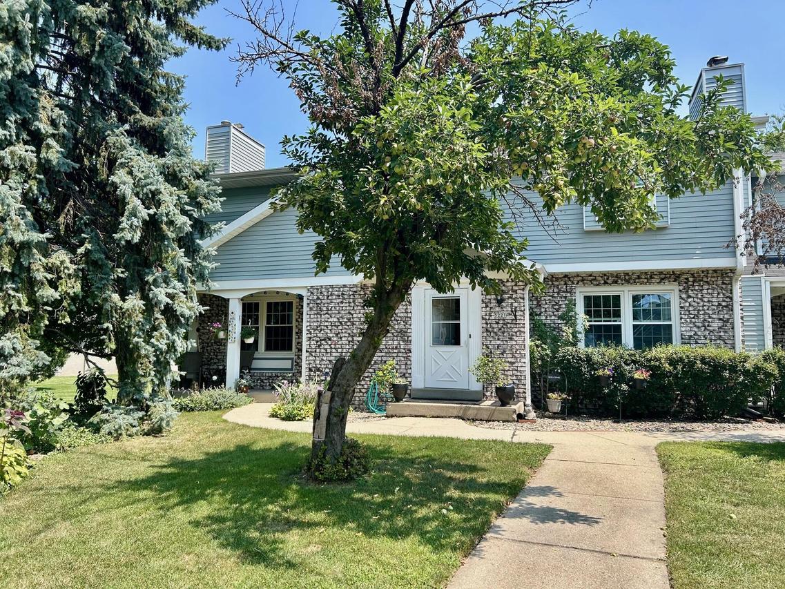 5221 W Loomis Rd, Greenfield, WI 53129