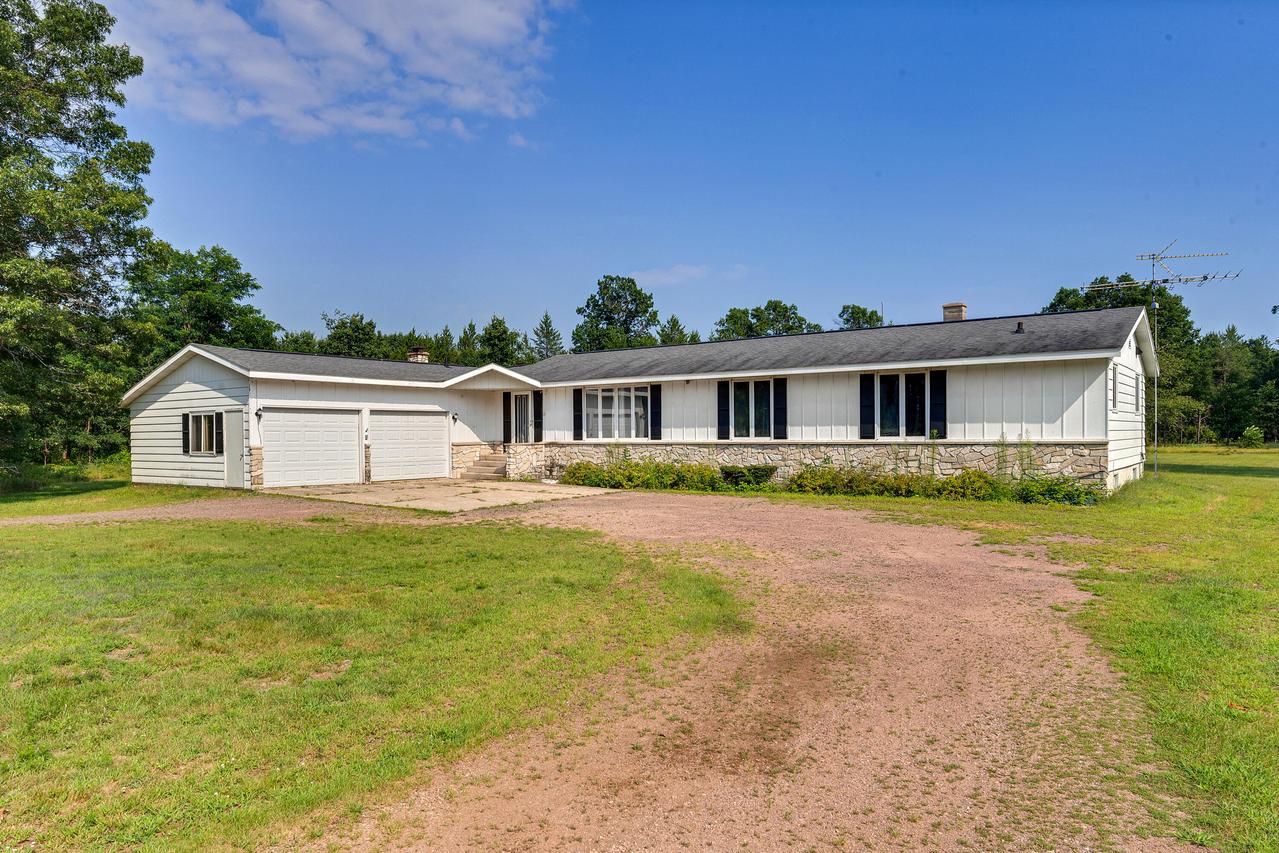 W5219 Mcnally Rd, Necedah, WI 54646
