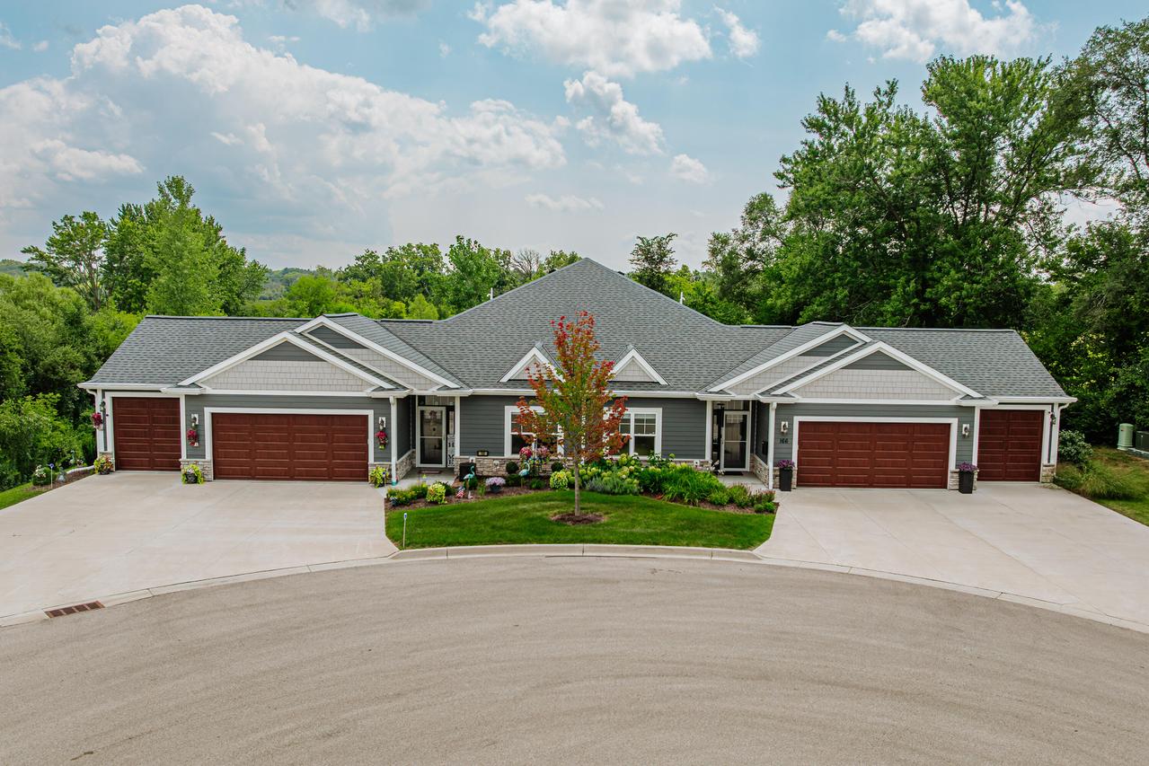 166 Phantom Lake, Mukwonago, WI 53149