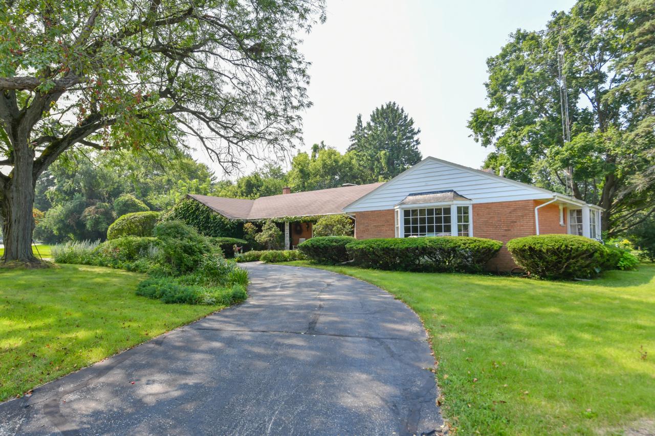 610 Laurel Heights, Delavan, WI 53115