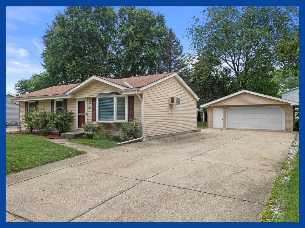 818 Villa Park, West Bend, WI 53090