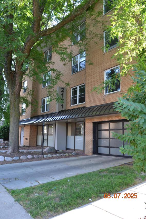 2121 N Cambridge Ave #207, Milwaukee, WI 53202