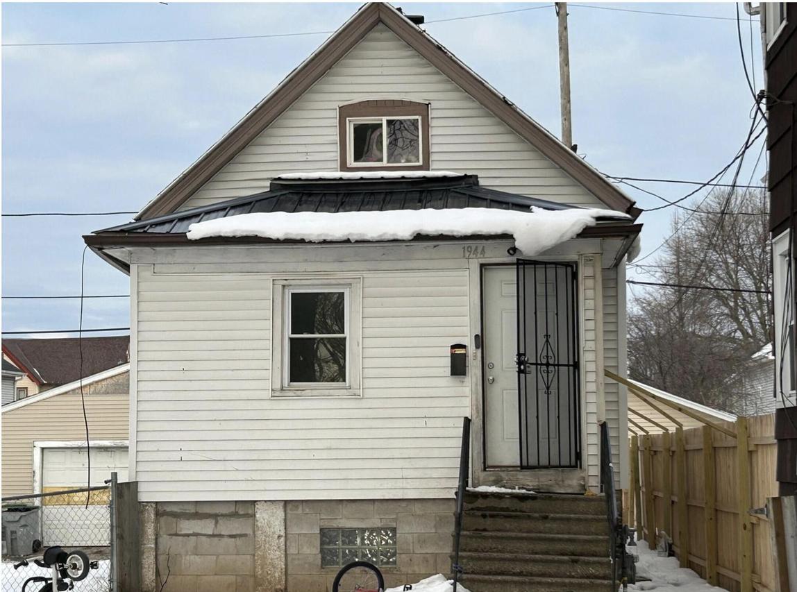 1944 N 26th St, Milwaukee, WI 53205