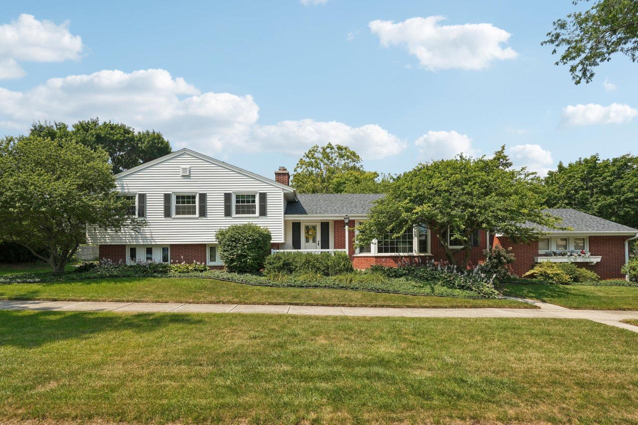 800 Emerson Ave, South Milwaukee, WI 53172
