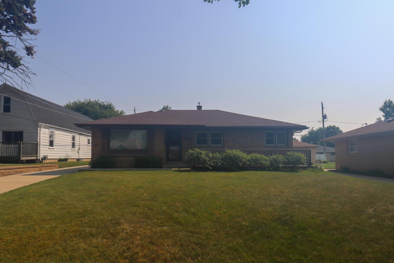 1703 W Whitaker Ave, Milwaukee, WI 53221