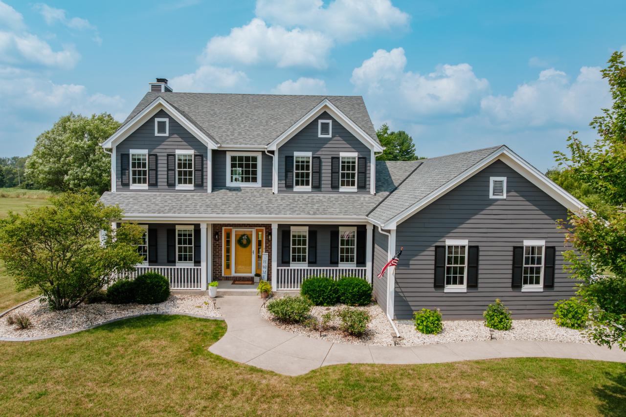 3207 Twin Creeks Rd, Jackson, WI 53037