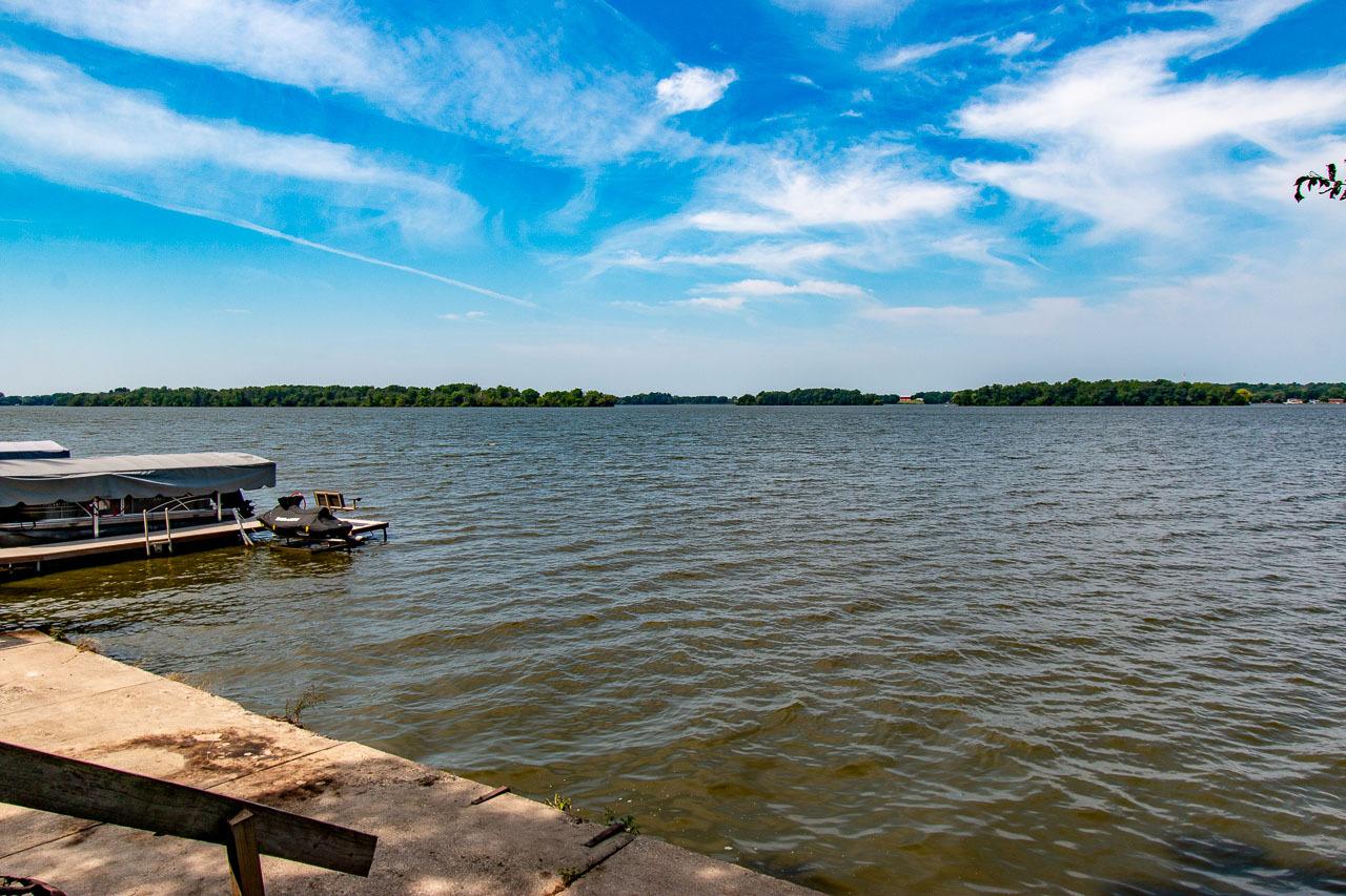 N4973 N Lake Dr, Hubbard, WI 53034