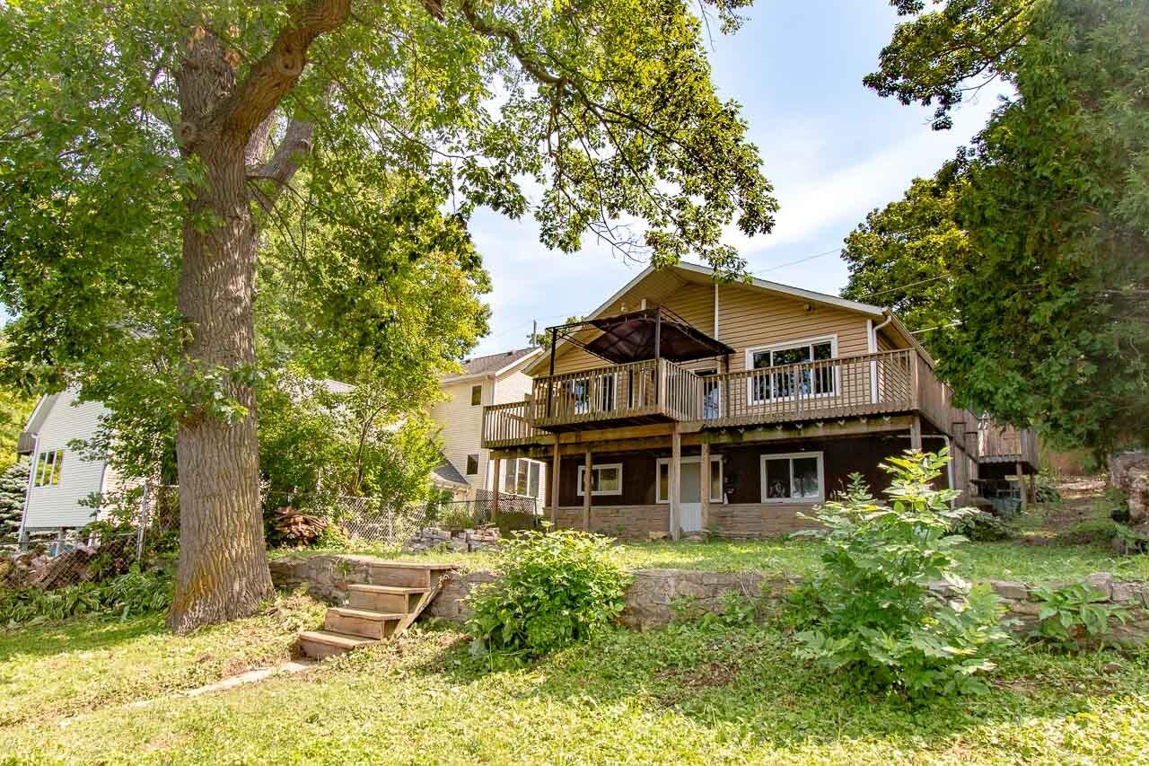 N4973 N Lake Dr, Hubbard, WI 53034