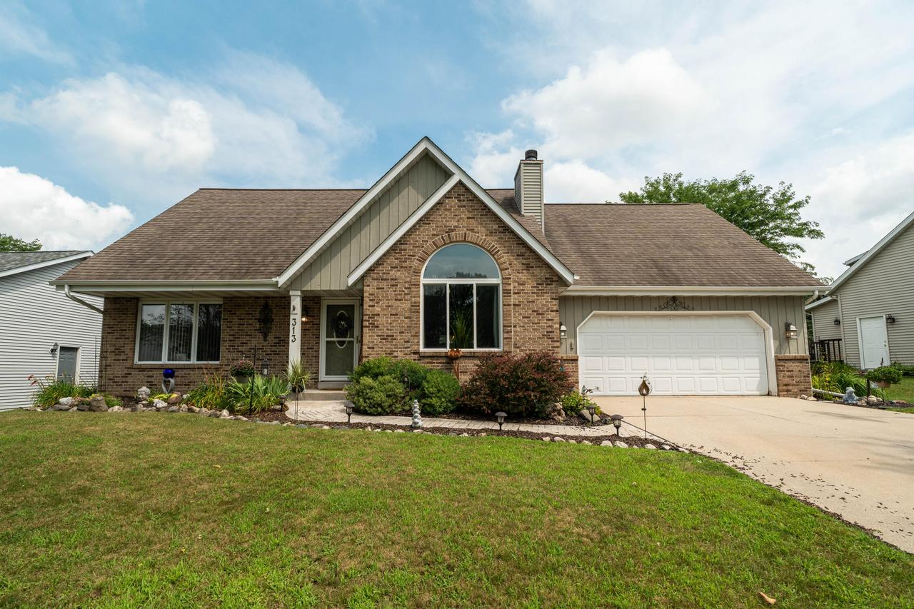 313 Gorman Way, West Bend, WI 53095