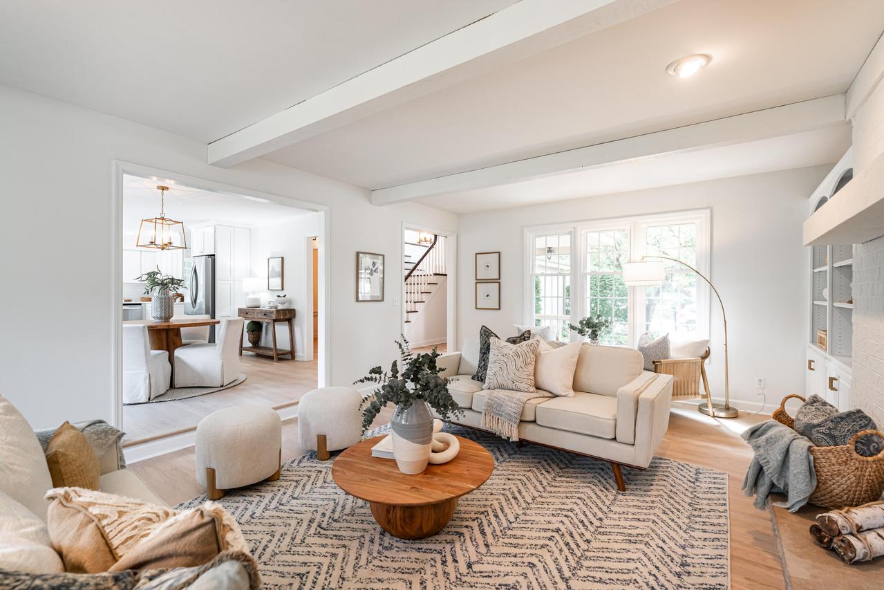 10734 N Magnolia Dr, Mequon, WI 53092