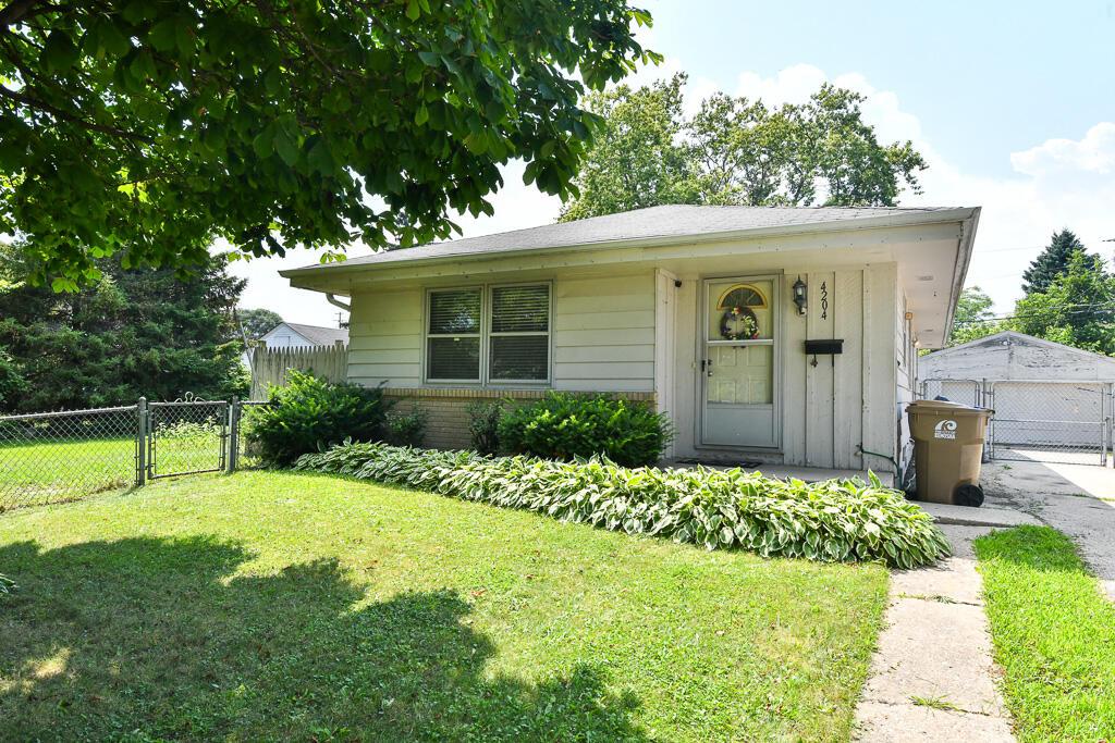 4204 28th Ave, Kenosha, WI 53140