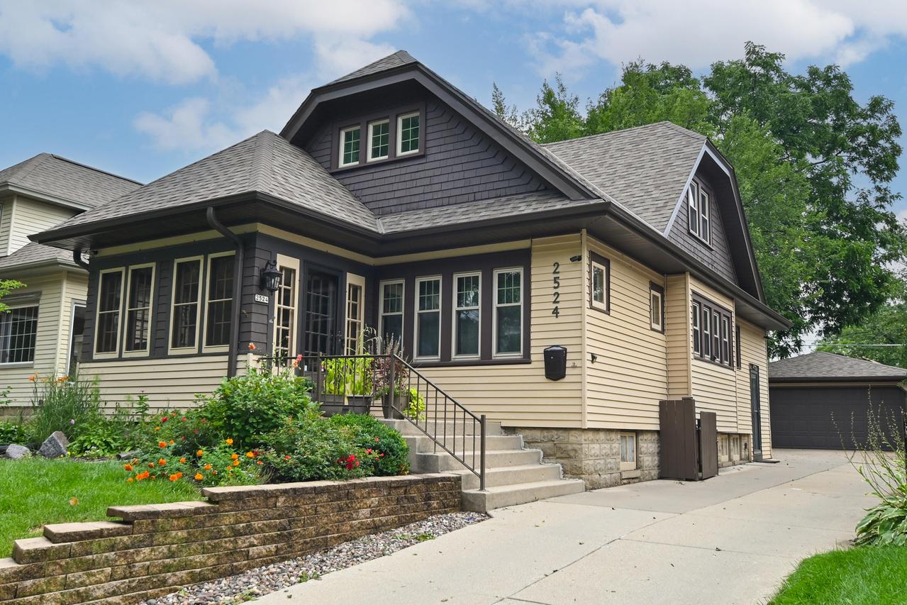 2524 N 65th St, Wauwatosa, WI 53213