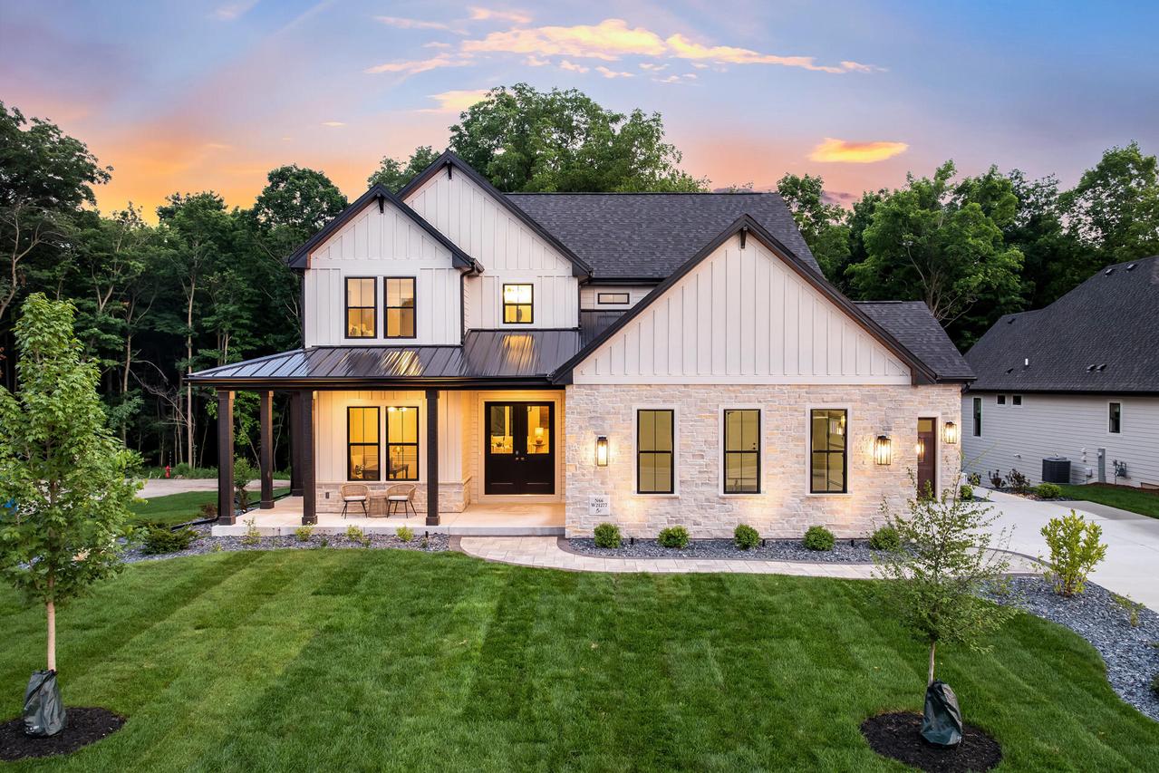 N66W21277 Sagebrush Dr, Menomonee Falls, WI 53051