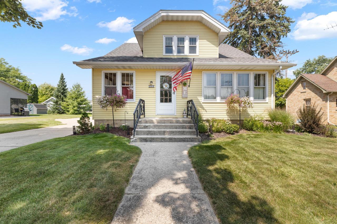 208 North Ave, Kewaskum, WI 53040