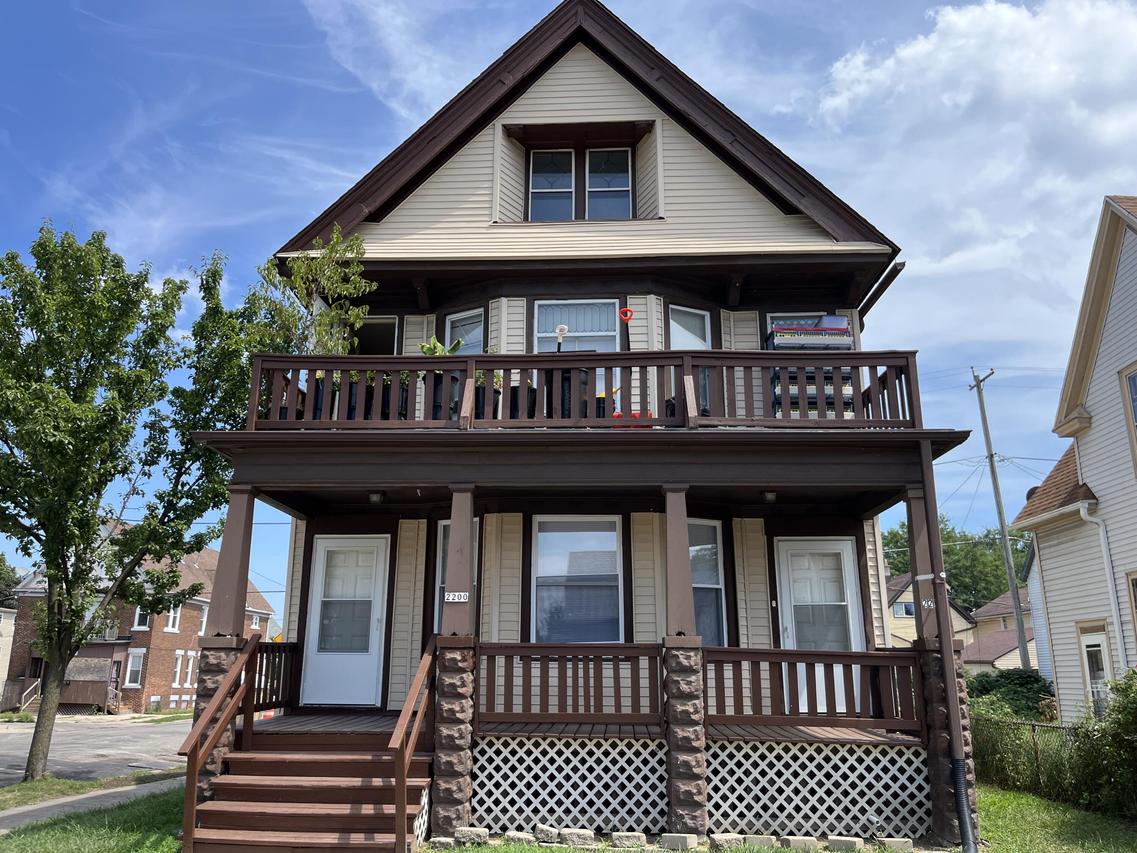 2200 S 18th St, Milwaukee, WI 53215