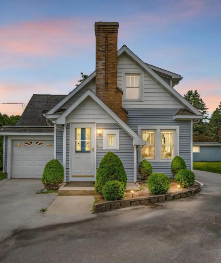 1107 Viebahn St, Manitowoc, WI 54220