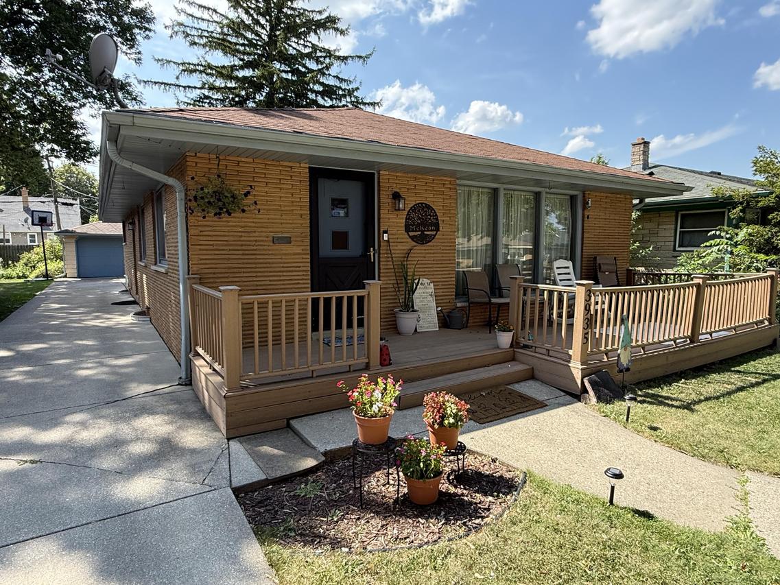 3935 N 82nd St, Milwaukee, WI 53222