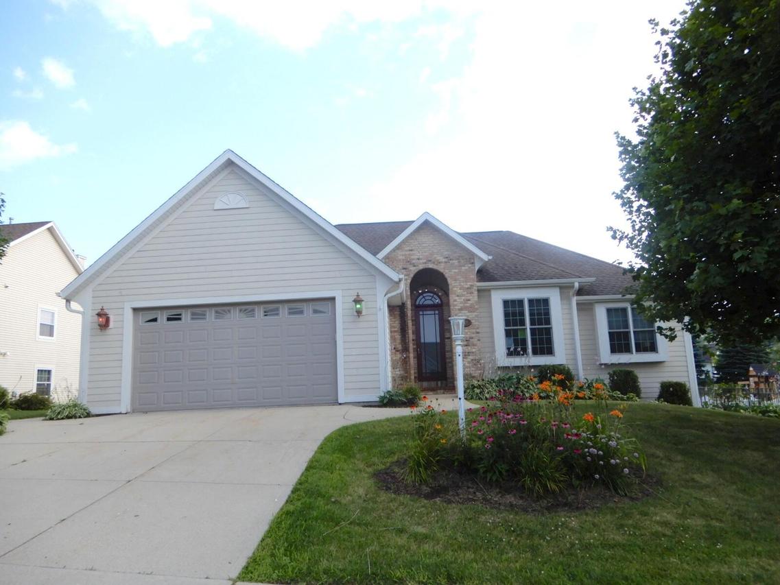 805 Harrison St, Hartford, WI 53027