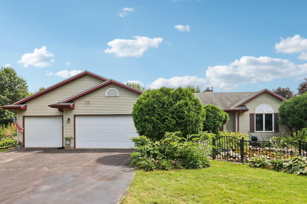 W9605 Ivan St, Lake Mills, WI 53523