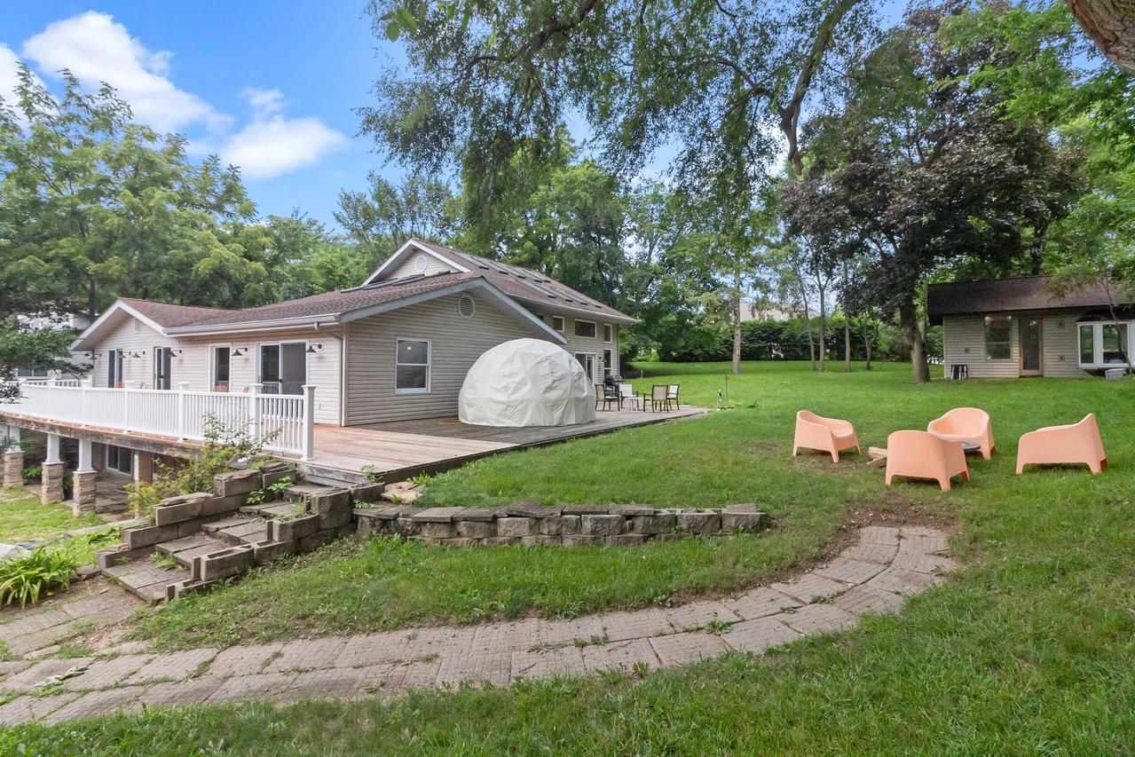 653 W South St, Lake Geneva, WI 53147
