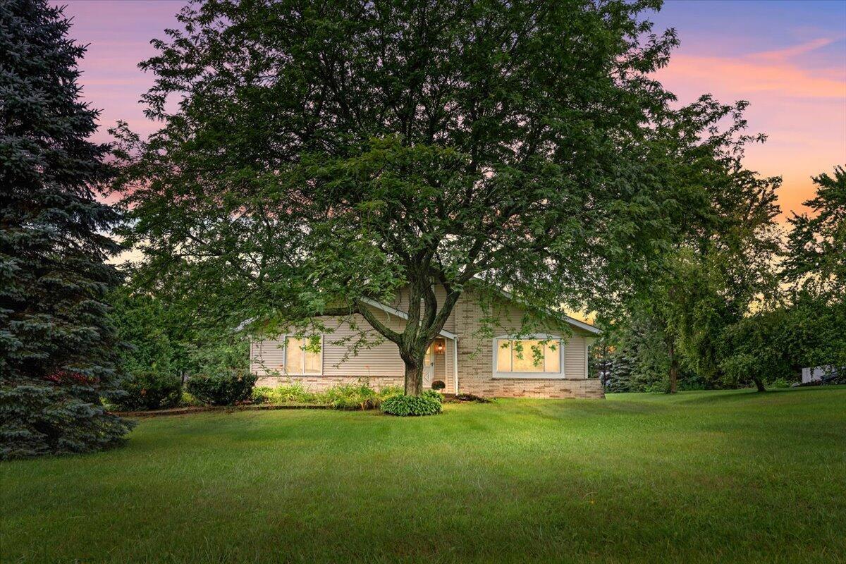 5591 Jacqueline Dr, Trenton, WI 53095