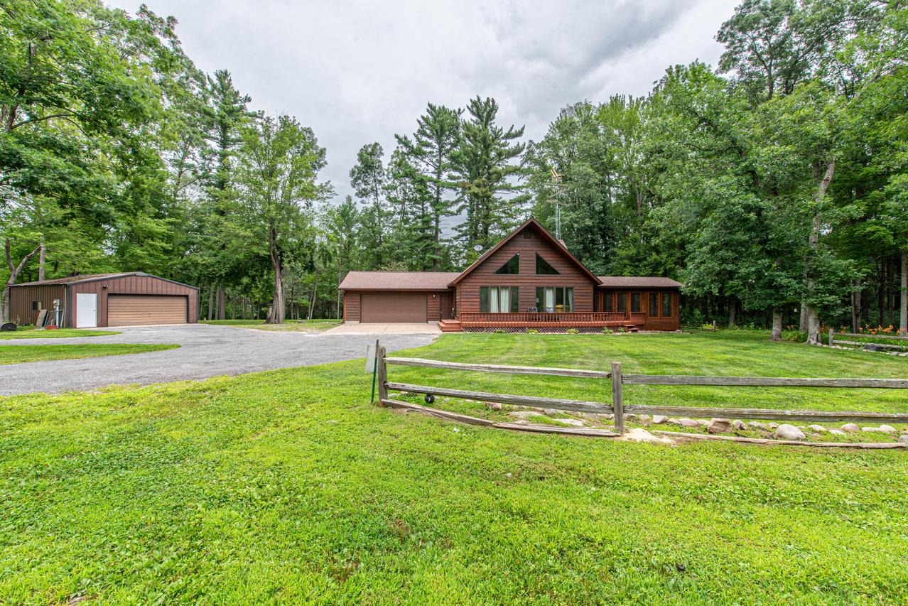 N4330 Roberts Rd, Manchester, WI 54615
