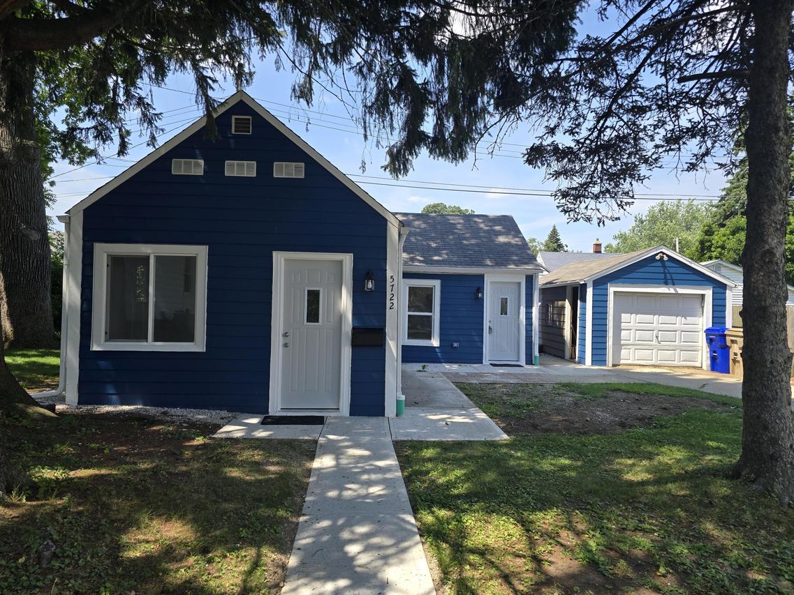 5722 36th Ave, Kenosha, WI 53144