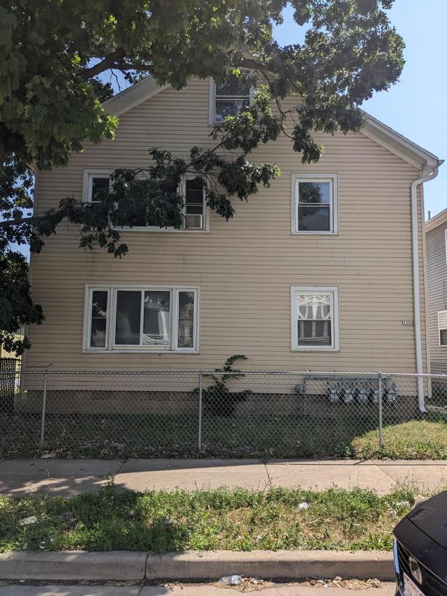 3266 N 3rd St, Milwaukee, WI 53212