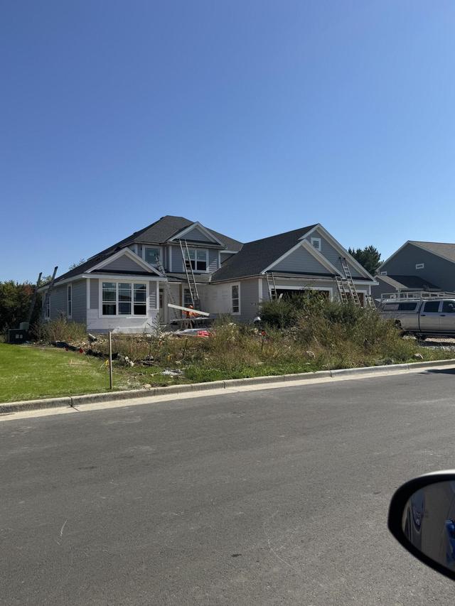 W207N5766 Muirfield Dr, Menomonee Falls, WI 53051