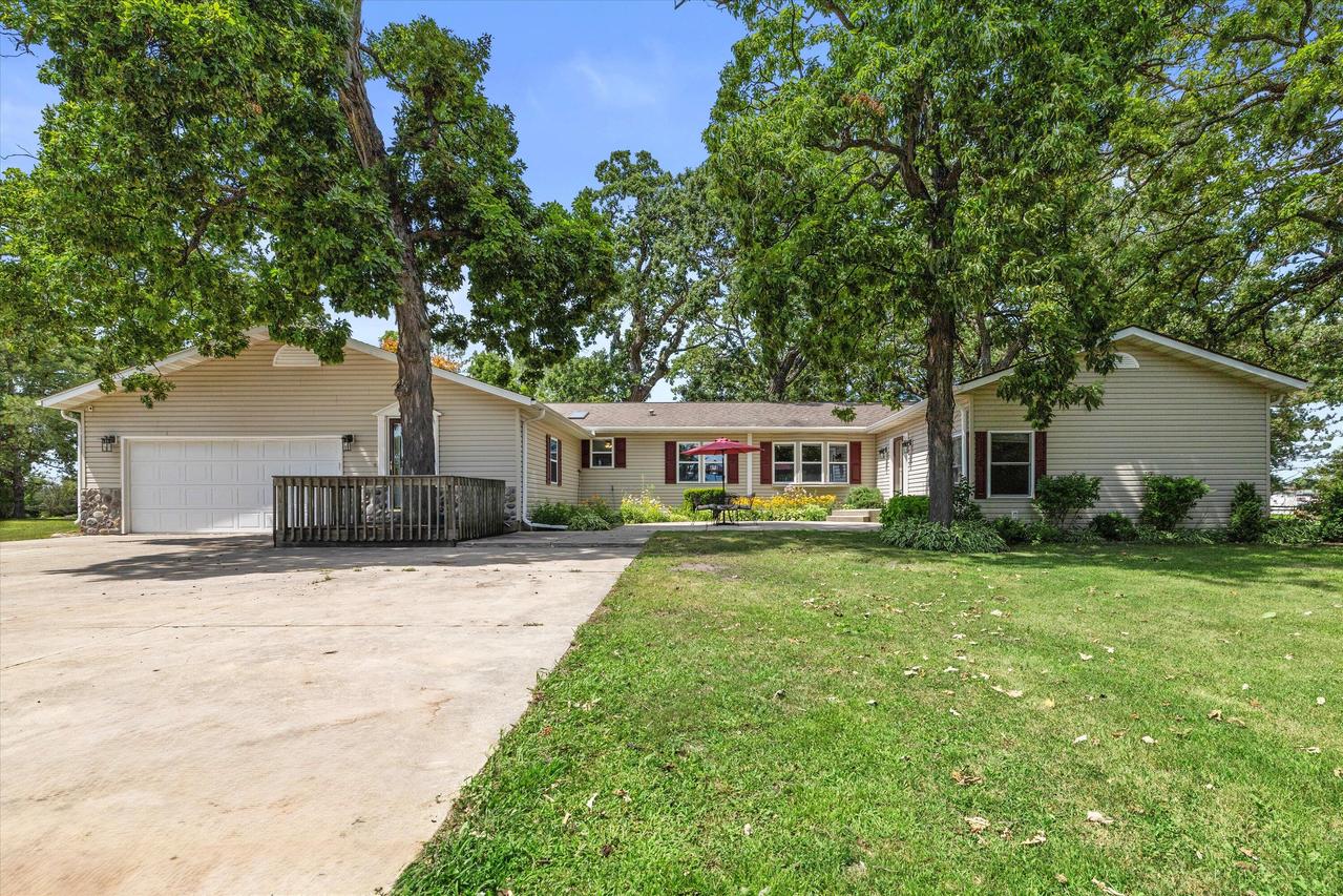 16124 Braun Rd, Yorkville, WI 53177