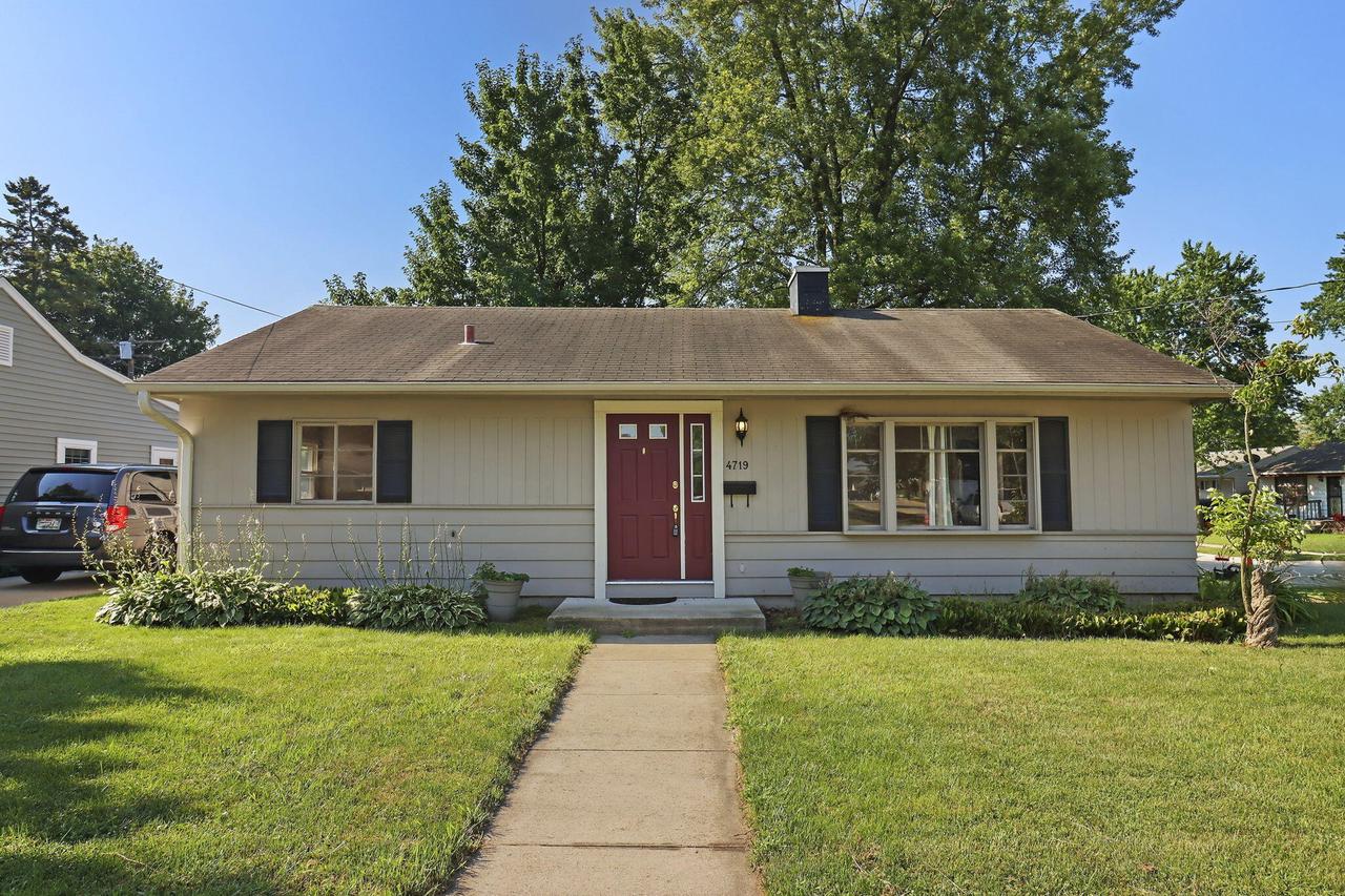 4719 65th St, Kenosha, WI 53142